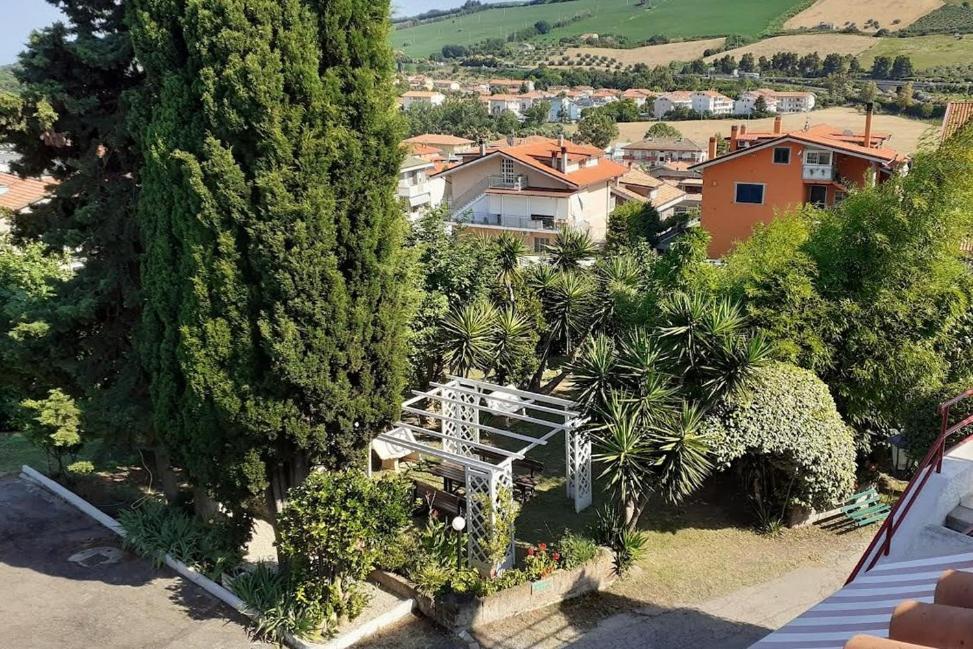 Pier Delle Vigne B&B Pineto Exterior photo